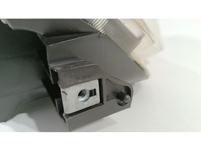 Recambio de faro derecho para toyota rav 4 iii (_a3_) 2.2 d 4wd (ala30_) referencia OEM IAM 8113042311  