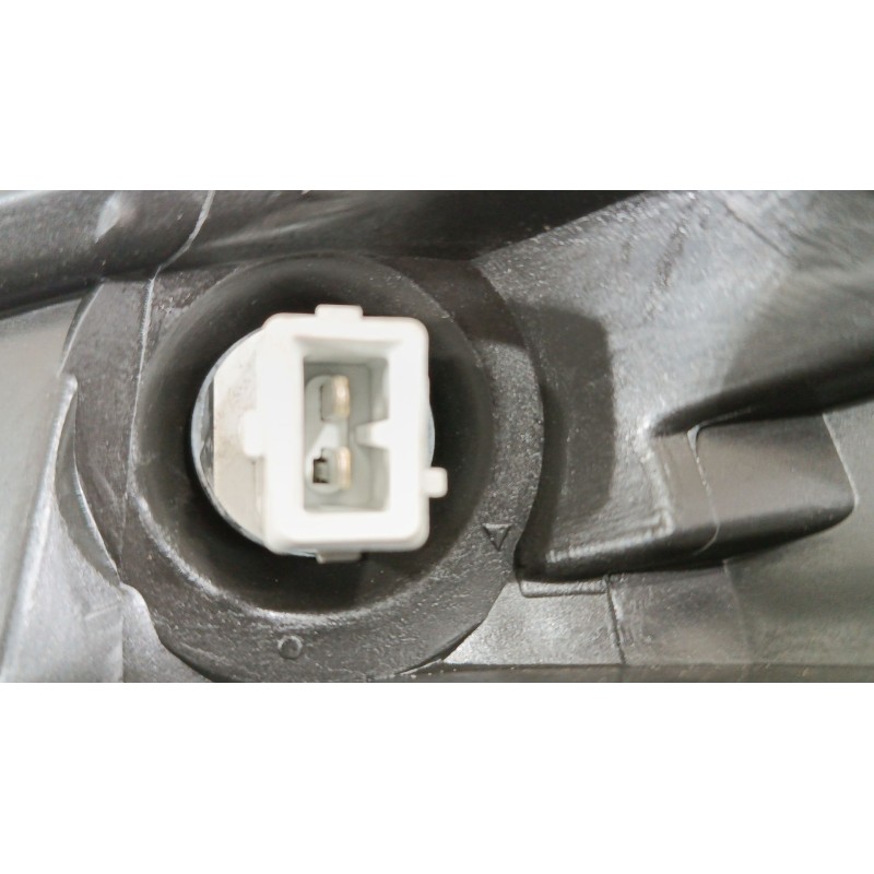 Recambio de faro derecho para toyota rav 4 iii (_a3_) 2.2 d 4wd (ala30_) referencia OEM IAM 8113042311  