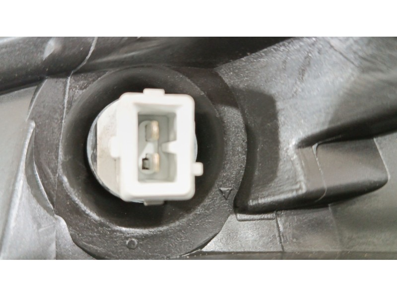 Recambio de faro derecho para toyota rav 4 iii (_a3_) 2.2 d 4wd (ala30_) referencia OEM IAM 8113042311  