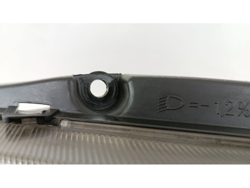 Recambio de faro derecho para peugeot 106 ii (1a_, 1c_) 1.1 i referencia OEM IAM 6205P4  