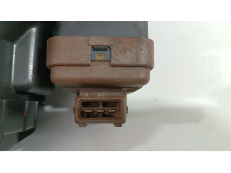 Recambio de faro derecho para peugeot 106 ii (1a_, 1c_) 1.1 i referencia OEM IAM 6205P4  