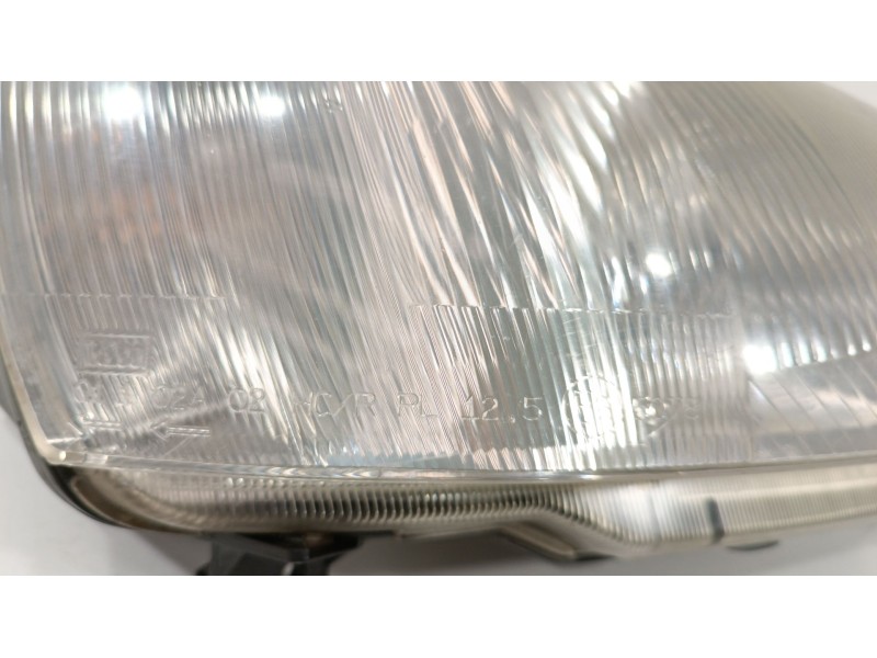 Recambio de faro derecho para peugeot 106 ii (1a_, 1c_) 1.1 i referencia OEM IAM 6205P4  
