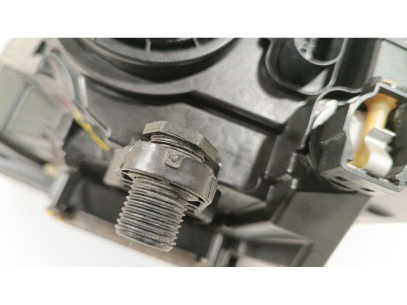 Recambio de faro derecho para seat leon st (5f8) 1.5 tsi referencia OEM IAM 5F1941008K 90100840 7P5941591AH