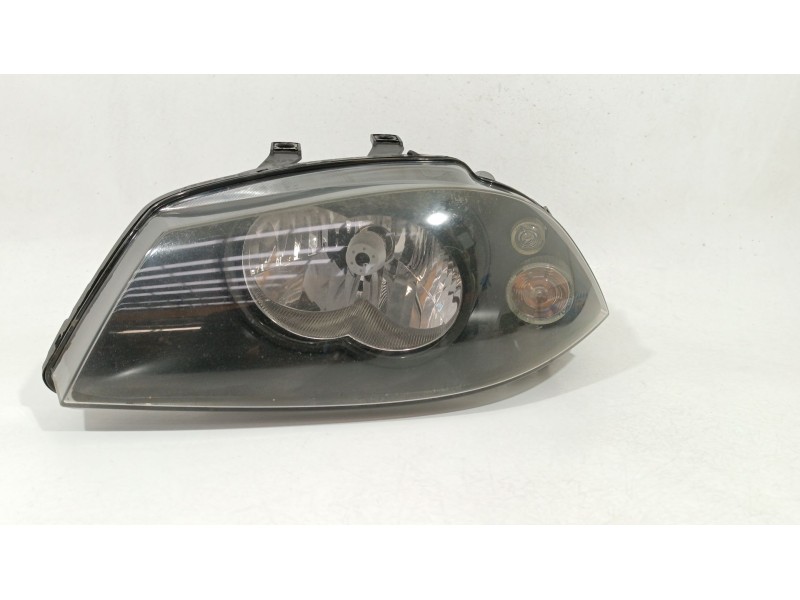 Recambio de faro izquierdo para seat ibiza iii (6l1) 1.4 tdi referencia OEM IAM 6L1941021A  