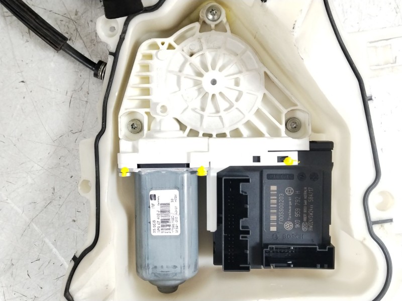 Recambio de elevalunas delantero derecho para seat toledo iii (5p2) 1.9 tdi referencia OEM IAM 5P0837402J 1K0959792H 