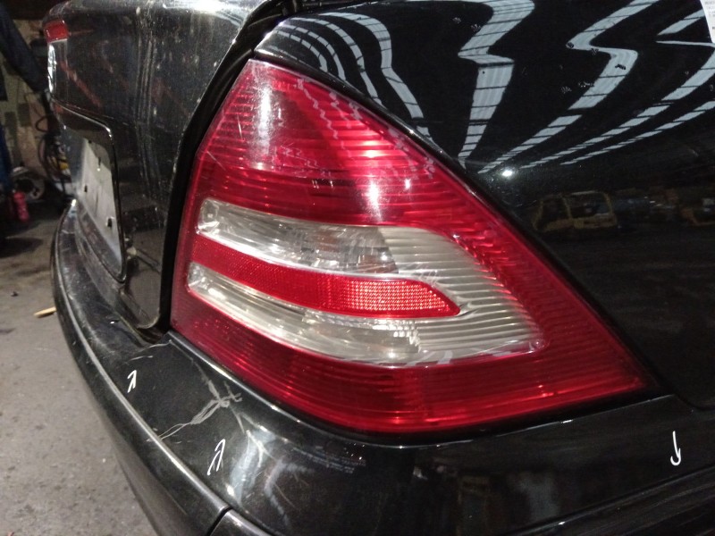 Recambio de piloto trasero derecho para mercedes-benz clase c (w203) c 220 cdi (203.008) referencia OEM IAM   