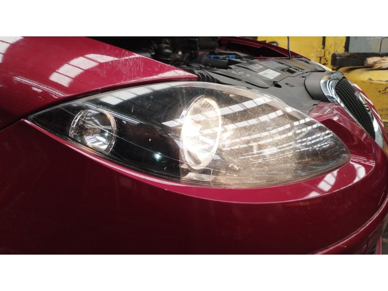 Recambio de faro derecho para seat toledo iii (5p2) 1.9 tdi referencia OEM IAM 89309820  