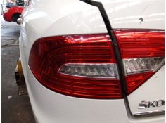 Recambio de piloto trasero izquierdo para skoda superb ii (3t4) 2.0 tdi 16v referencia OEM IAM 3T6945095A  