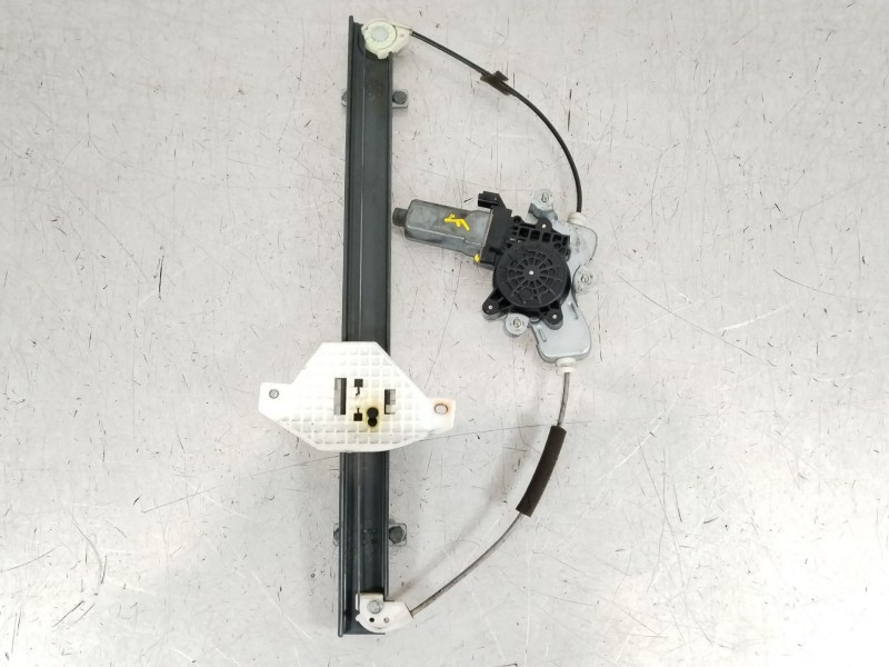 Recambio de elevalunas delantero derecho para ssangyong rodius i 2.7 xdi referencia OEM IAM 7234021000  