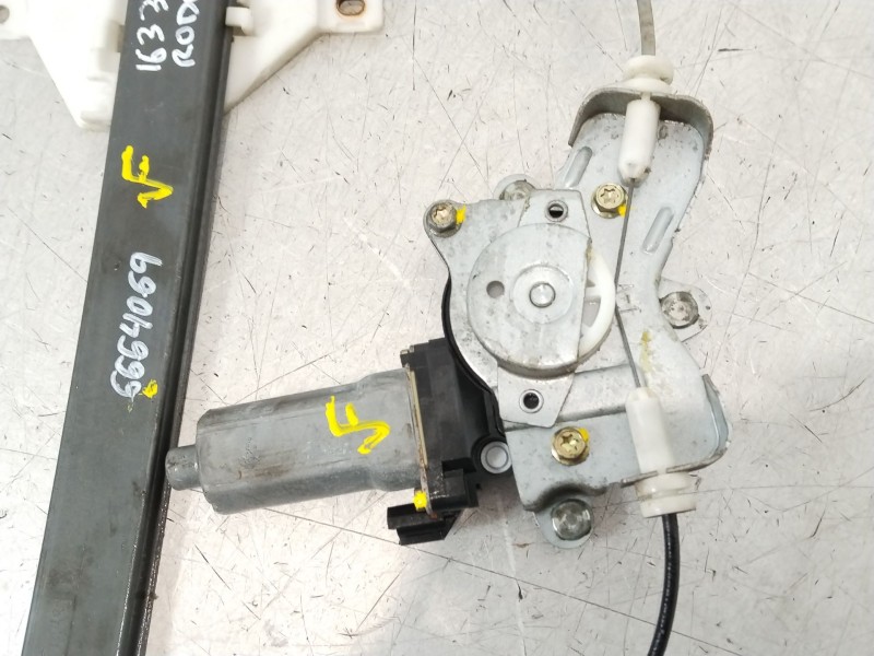 Recambio de elevalunas delantero derecho para ssangyong rodius i 2.7 xdi referencia OEM IAM 7234021000  