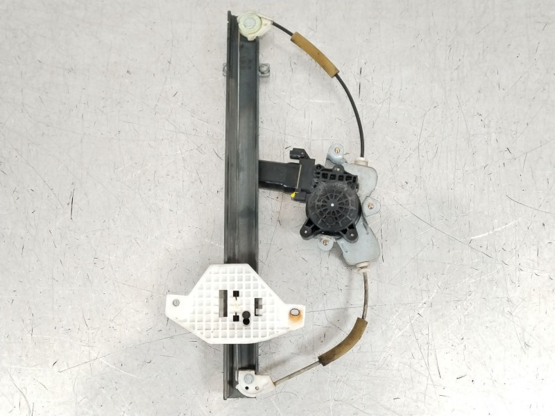 Recambio de elevalunas trasero derecho para ssangyong rodius i 2.7 xdi referencia OEM IAM 7334021000  