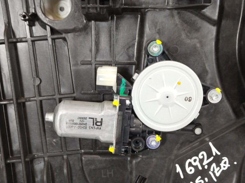 Recambio de elevalunas trasero izquierdo para kia carens iv 1.7 crdi referencia OEM IAM 83470A4020 83450A4000 83470A4000
