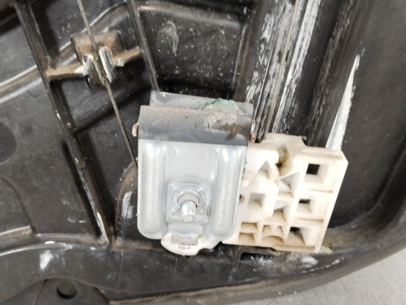 Recambio de elevalunas delantero izquierdo para kia carens iv 1.7 crdi referencia OEM IAM 82470A4260 82450A4010 