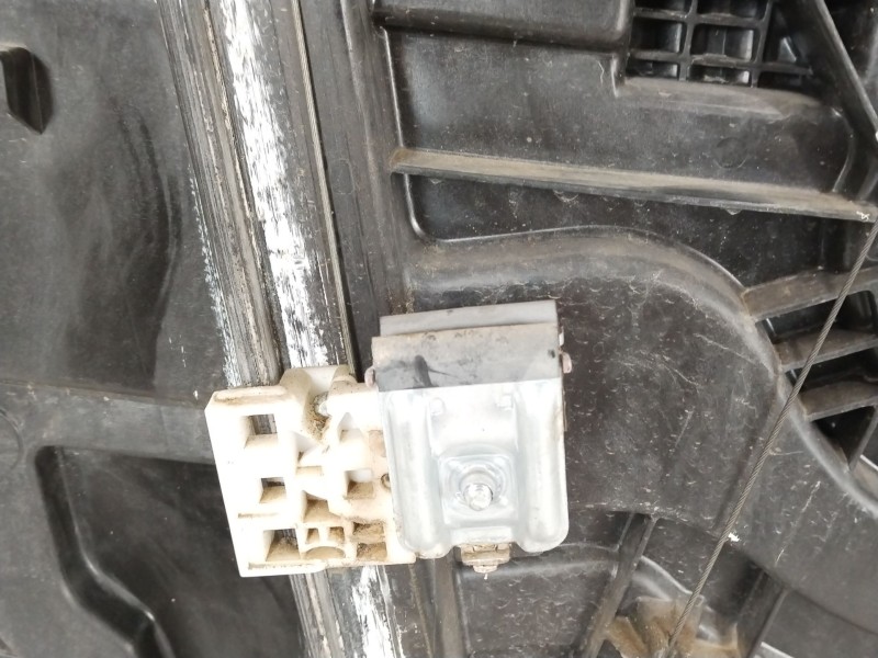 Recambio de elevalunas delantero derecho para kia carens iv 1.7 crdi referencia OEM IAM 82480A4280 82460A4000 