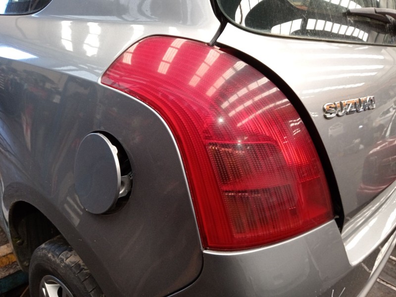 Recambio de piloto trasero izquierdo para suzuki swift iii (mz, ez) 1.3 ddis (rs 413d) referencia OEM IAM   