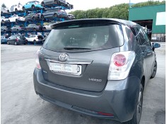 toyota verso (_r2_) del año 2015 2