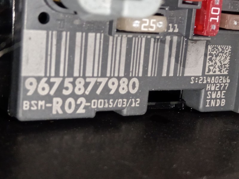 Recambio de caja reles / fusibles para peugeot 5008 (0u_, 0e_) 1.6 hdi referencia OEM IAM 9675877980 BSMR02 