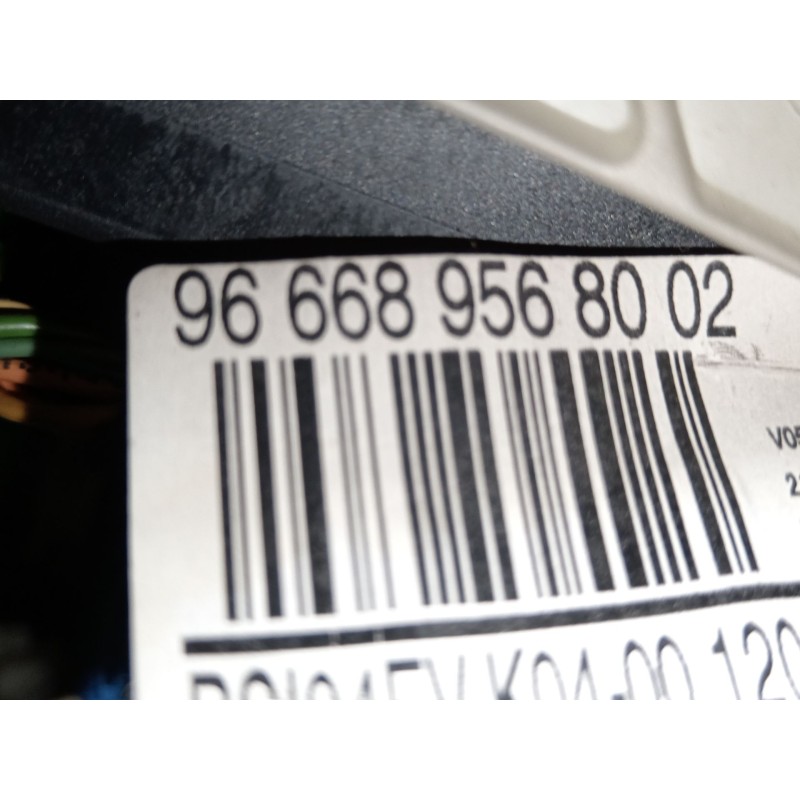 Recambio de caja reles / fusibles para citroën c5 iii (rd_) 2.0 hdi 140 referencia OEM IAM 9666895680  
