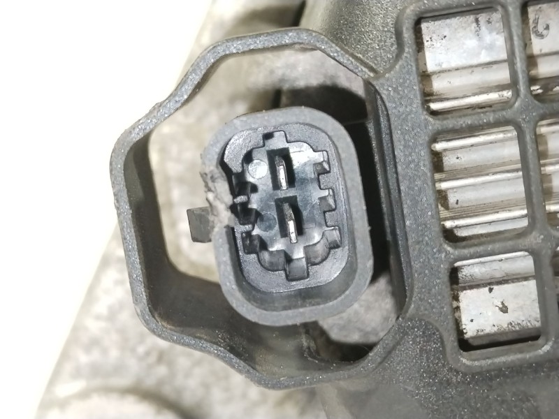 Recambio de alternador para opel insignia berlina cosmo referencia OEM IAM 13502583  