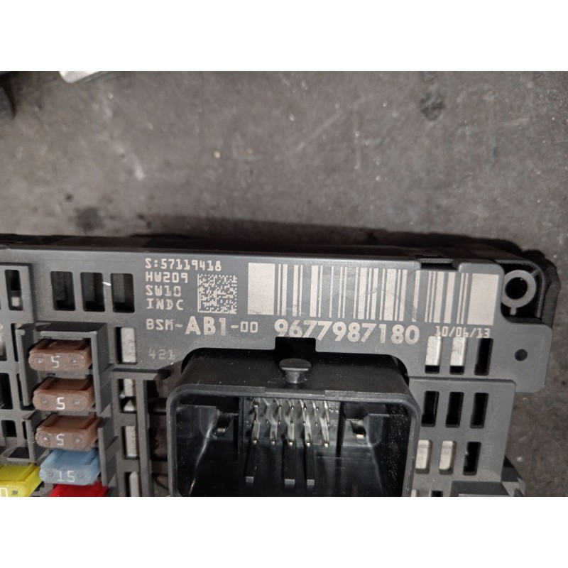 Recambio de caja reles / fusibles para citroën c4 ii (nc_) 1.6 hdi 115 referencia OEM IAM 9677987180  