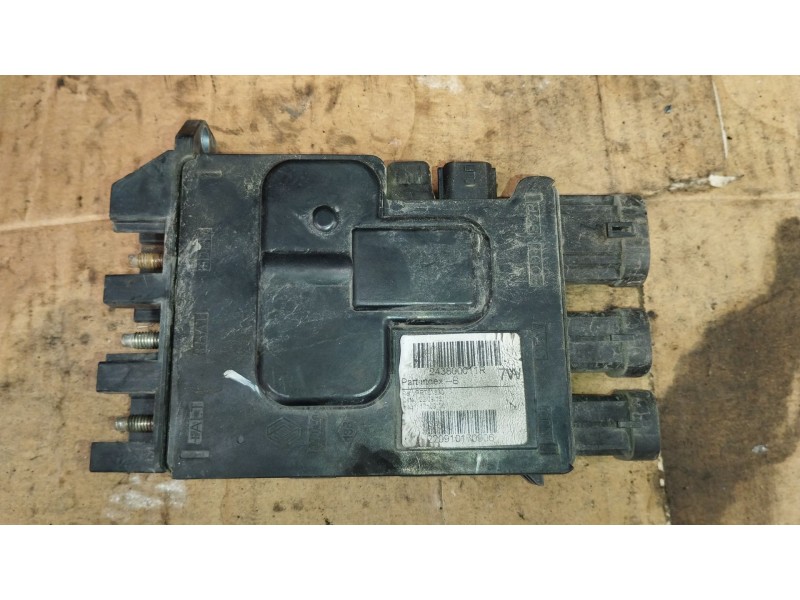 Recambio de caja reles / fusibles para renault grand scénic iii (jz0/1_) 1.9 dci referencia OEM IAM 243800011R  