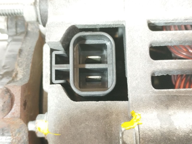 Recambio de alternador para hyundai tucson (jm) 2.0 crdi referencia OEM IAM 3730027013  