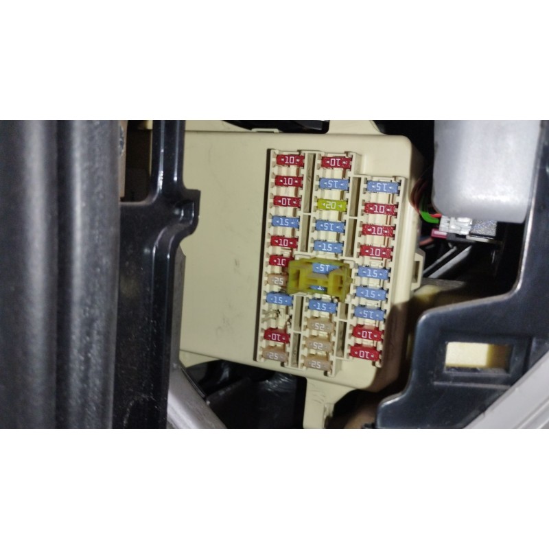 Recambio de caja reles / fusibles para kia cee´d hatchback (ed) 1.6 crdi 115 referencia OEM IAM 919501H510  