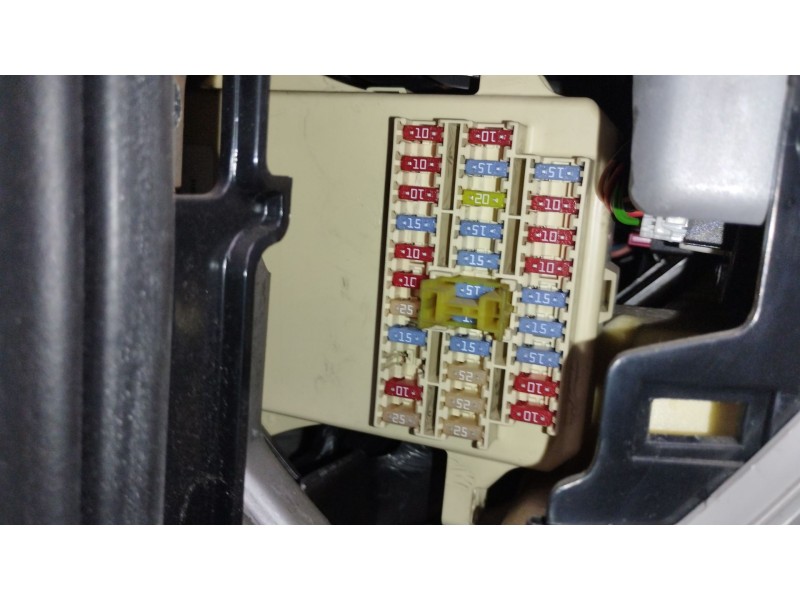 Recambio de caja reles / fusibles para kia cee´d hatchback (ed) 1.6 crdi 115 referencia OEM IAM 919501H510  