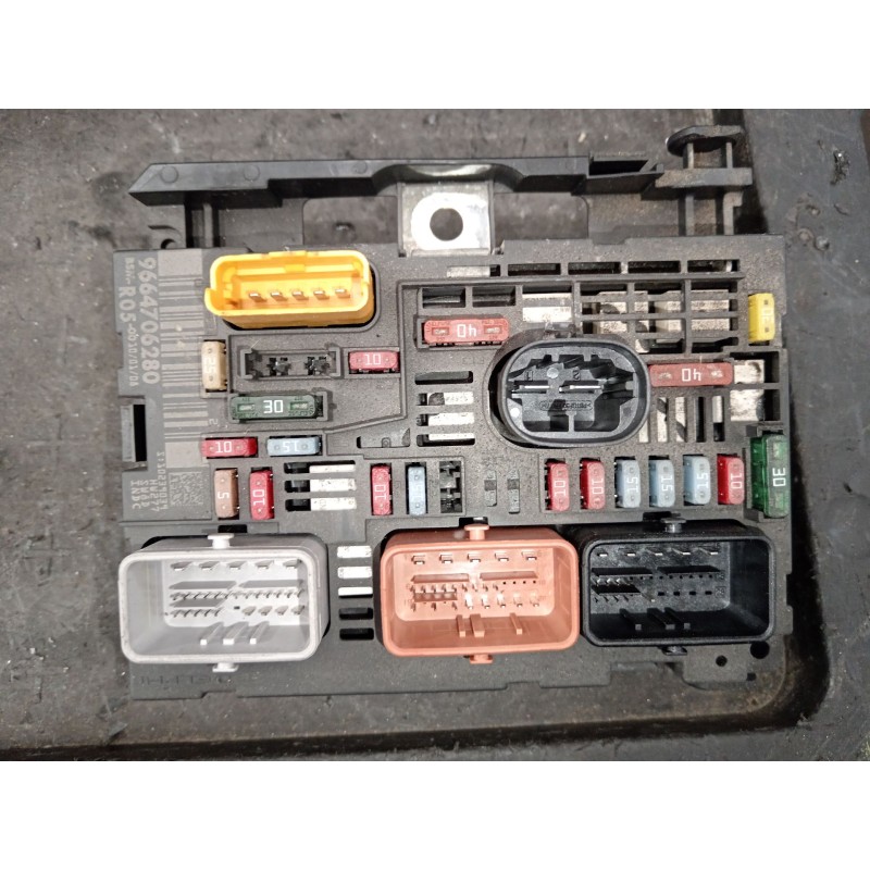 Recambio de caja reles / fusibles para peugeot 308 i (4a_, 4c_) 1.6 hdi referencia OEM IAM 9664706280  