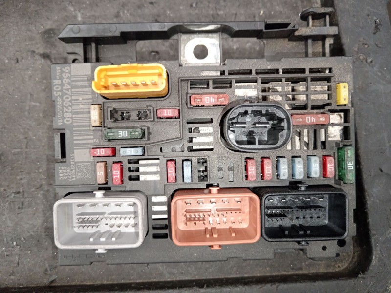 Recambio de caja reles / fusibles para peugeot 308 i (4a_, 4c_) 1.6 hdi referencia OEM IAM 9664706280  