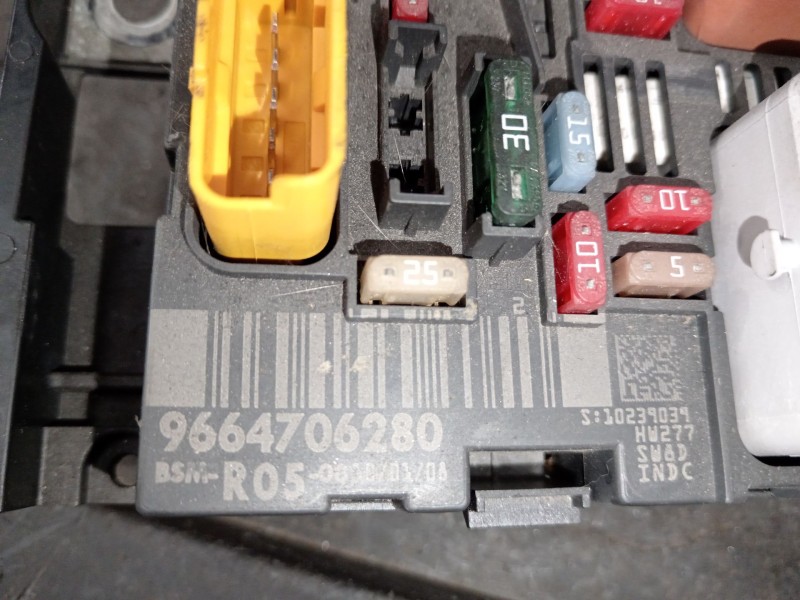 Recambio de caja reles / fusibles para peugeot 308 i (4a_, 4c_) 1.6 hdi referencia OEM IAM 9664706280  