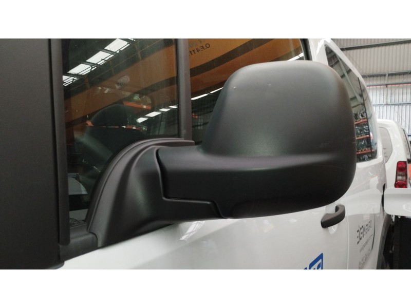 Recambio de retrovisor izquierdo para peugeot rifter 1.5 bluehdi 100 referencia OEM IAM 98169898XT  