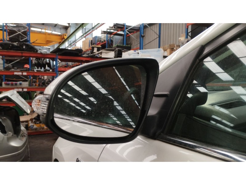 Recambio de retrovisor izquierdo para toyota auris station wagon (_e18_) 1.8 hybrid (zwe186_) referencia OEM IAM   