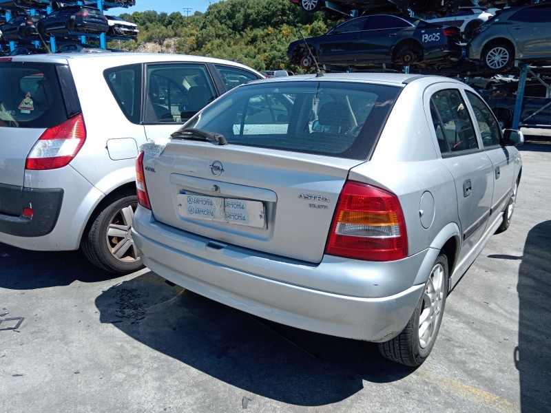 opel astra g hatchback (t98) del año 2000