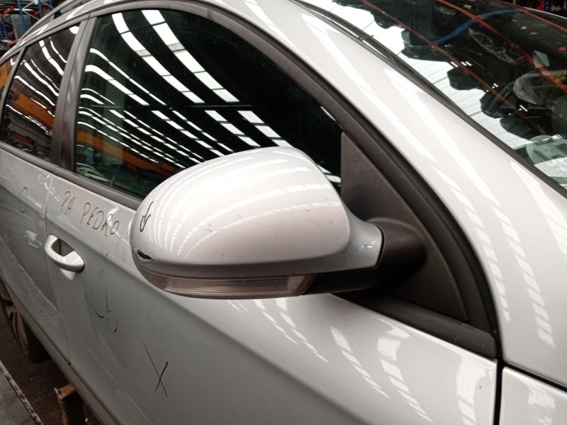 Recambio de retrovisor derecho para volkswagen passat b6 (3c2) 2.0 tdi 16v referencia OEM IAM 3C1857508DM  