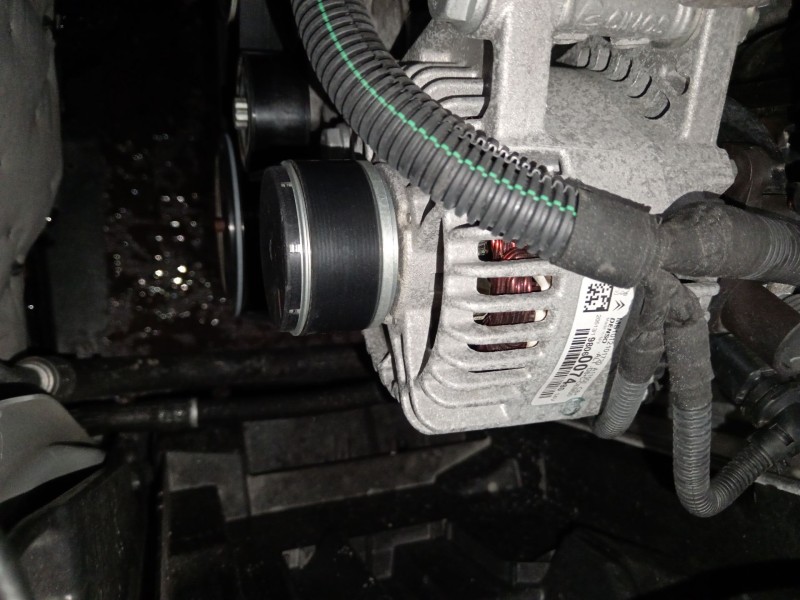 Recambio de alternador para peugeot 208 i (ca_, cc_) 1.2 vti 82 referencia OEM IAM 9806007480  