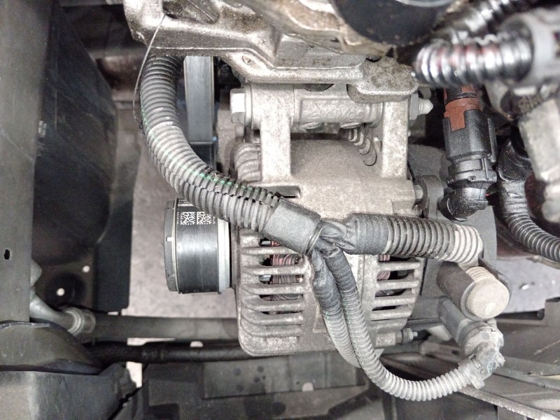 Recambio de alternador para peugeot 208 i (ca_, cc_) 1.2 vti 82 referencia OEM IAM 9806007480  