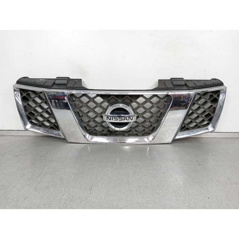 Recambio de rejilla delantera para nissan pathfinder iii (r51) 2.5 dci 4wd referencia OEM IAM 2310EB400 62310EB400 