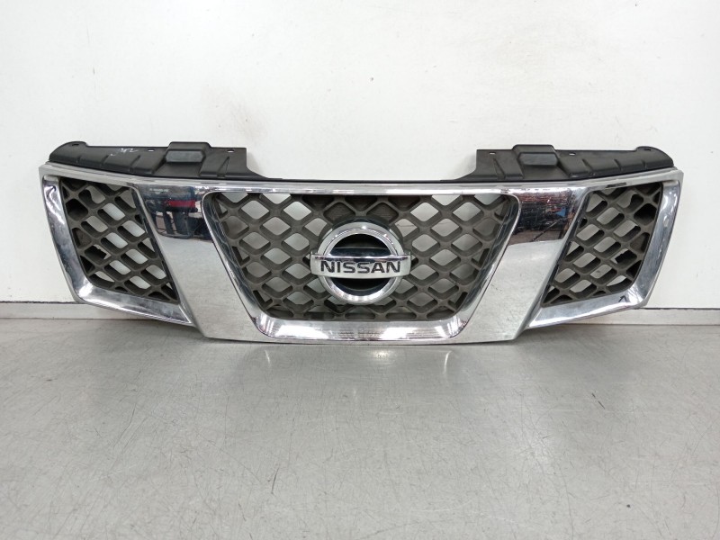 Recambio de rejilla delantera para nissan pathfinder iii (r51) 2.5 dci 4wd referencia OEM IAM 2310EB400 62310EB400 