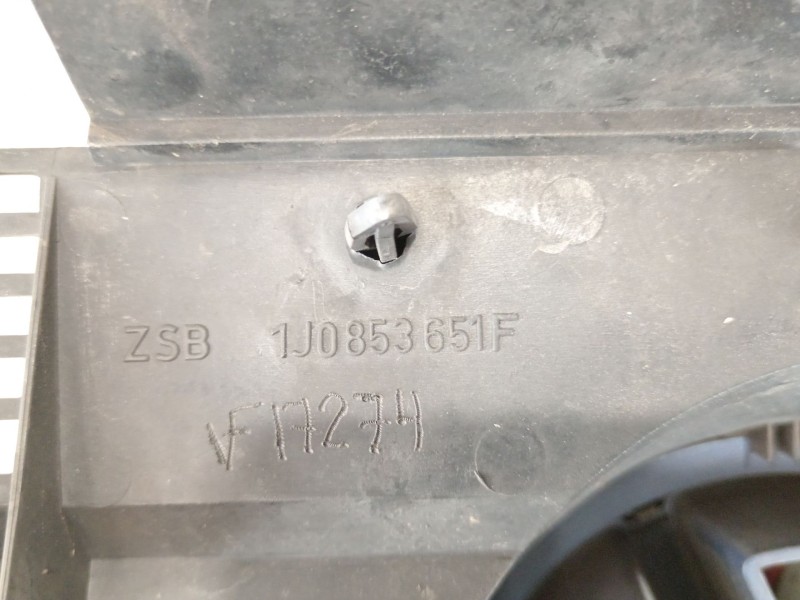 Recambio de rejilla delantera para volkswagen golf iv (1j1) 1.9 tdi referencia OEM IAM 1J0853651F 1J0853655F 1J0853651G