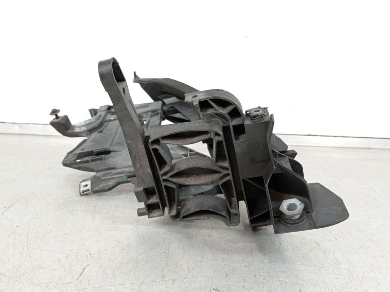 Recambio de soporte faro izquierdo para audi a4 ber. (b8) básico referencia OEM IAM 8K0805607C  
