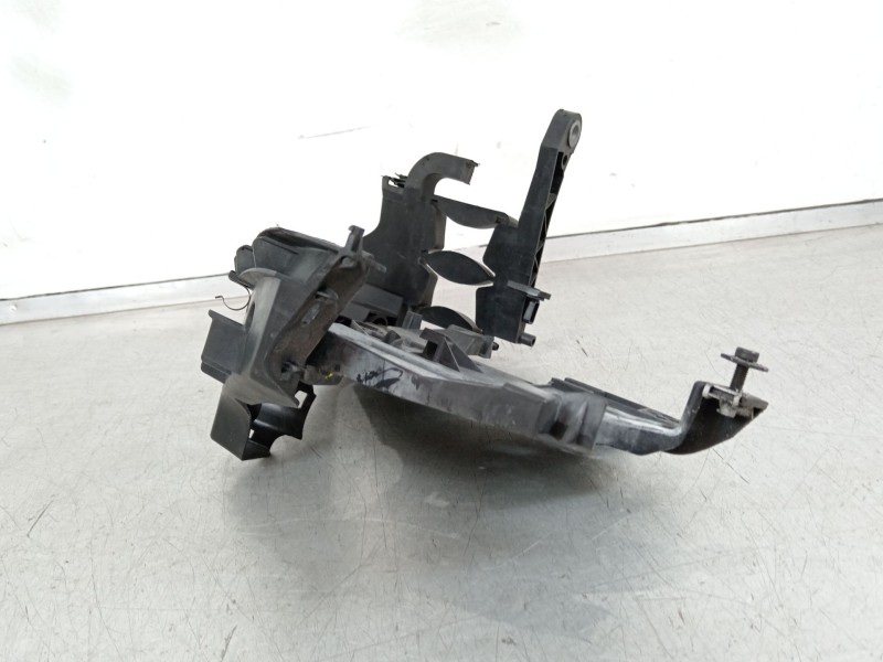 Recambio de soporte faro izquierdo para audi a4 ber. (b8) básico referencia OEM IAM 8K0805607C  