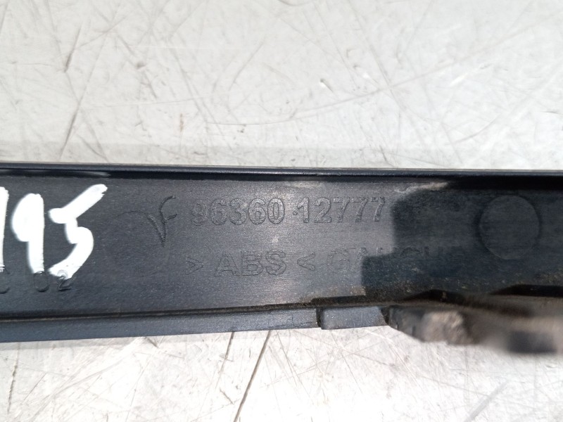 Recambio de moldura para citroën saxo (s0, s1) 1.5 d referencia OEM IAM 9636012777  