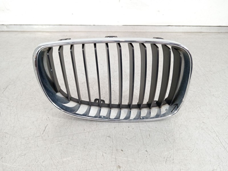 Recambio de rejilla delantera para bmw 1 (e81) 116 i referencia OEM IAM 51137166440 51137179656 224059