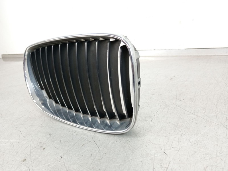 Recambio de rejilla delantera para bmw 1 (e81) 116 i referencia OEM IAM 51137166440 51137179656 224059