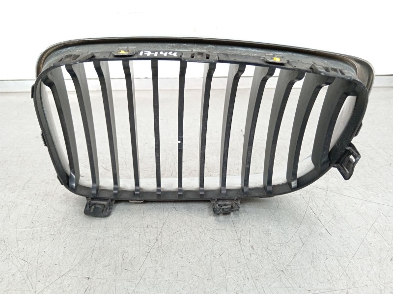 Recambio de rejilla delantera para bmw 1 (e81) 116 i referencia OEM IAM 51137166440 51137179656 224059