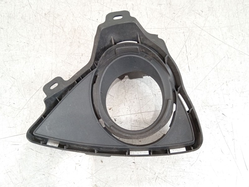 Recambio de rejilla paragolpes derecha para toyota auris (_e18_) 1.4 d-4d (nde180_) referencia OEM IAM 8148102290  