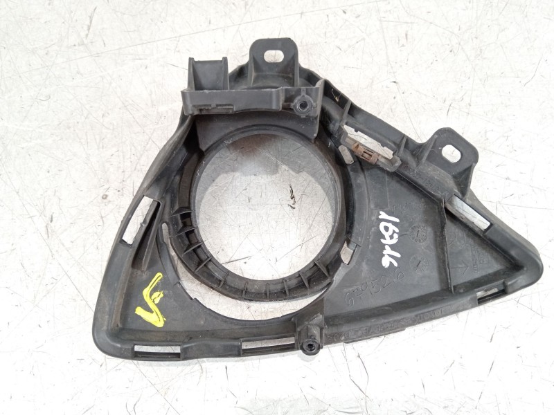 Recambio de rejilla paragolpes derecha para toyota auris (_e18_) 1.4 d-4d (nde180_) referencia OEM IAM 8148102290  