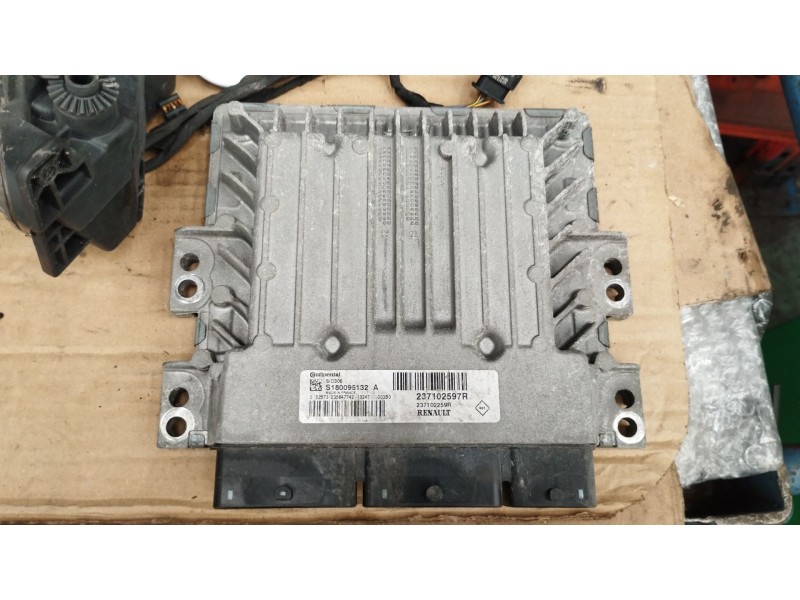 Recambio de centralita motor uce para dacia lodgy (js_) 1.5 dci referencia OEM IAM 237102597R 237102259R S180095132A