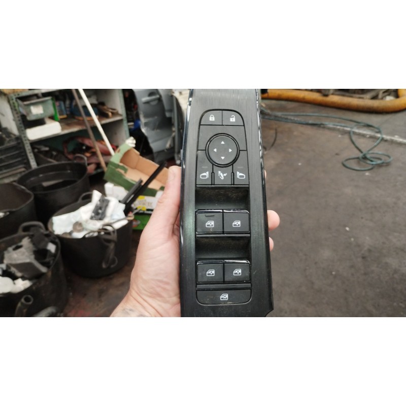 Recambio de mando elevalunas delantero izquierdo para nissan qashqai iii (j12) 1.3 dig-t referencia OEM IAM 254016UB3A  